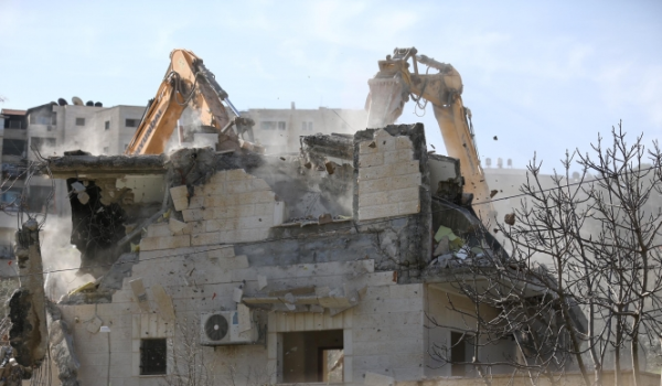 Jérusalem : l’occupation démolit une maison palestinienne